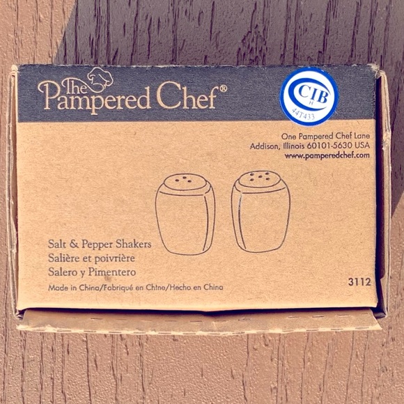 🆕PAMPERED CHEF PORCELAIN SALT & PEPPER #3112 NWT! - Picture 6 of 8